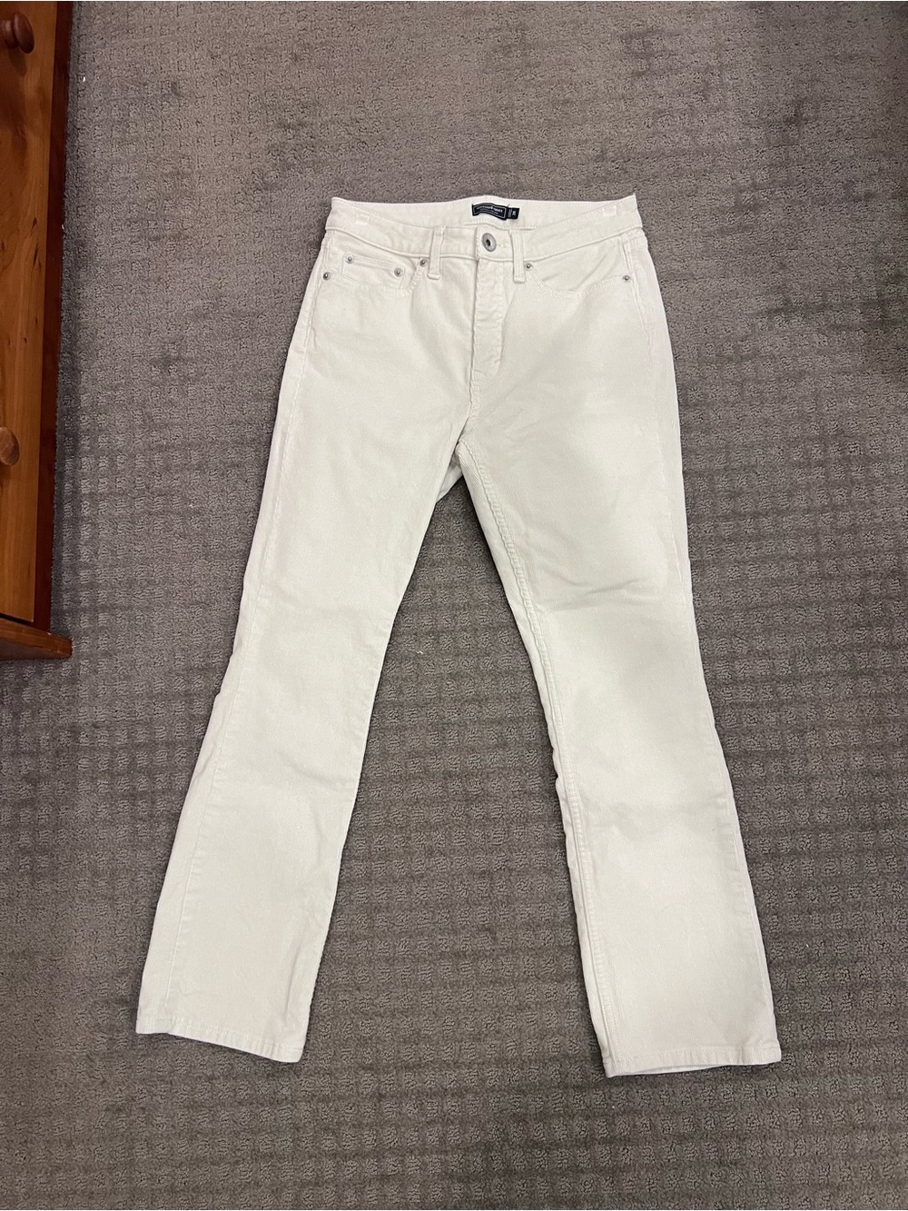 Vineyard Vines Women’s Cream Slim Straight Jeans